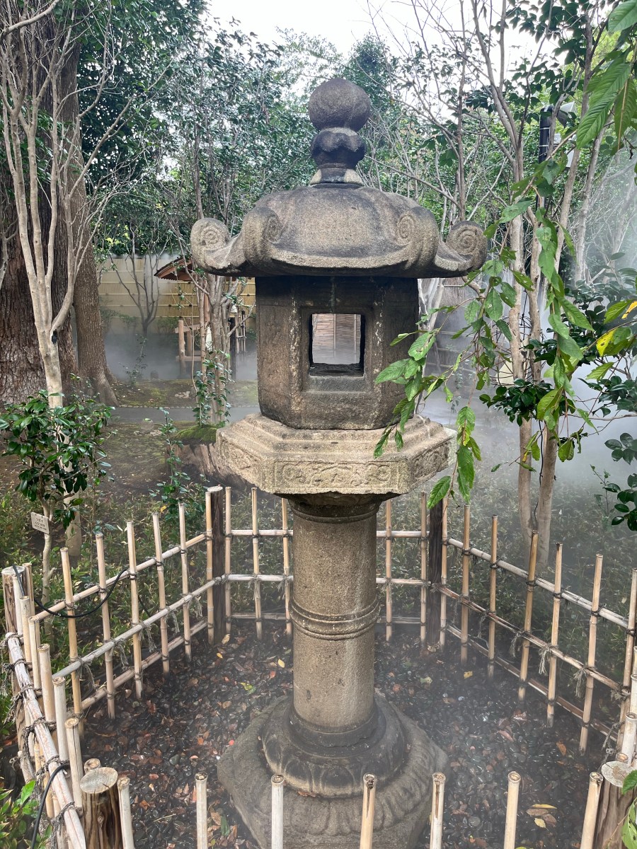石灯篭・屋上庭園テラス灯篭・茶庭灯篭・オブジェ】庭石・置物・燈籠 
